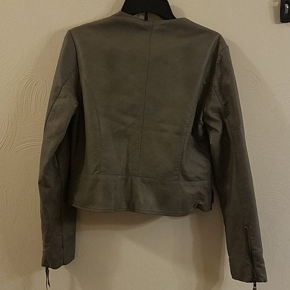 Romeo & Juliet Gray Vegan Zipper Jacket - Picture 6 of 11